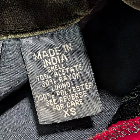 Vintage Banana Republic Womens Size XS Velvet Patchwork 4 Button Boho Hippie Top - Picture 8 of 9